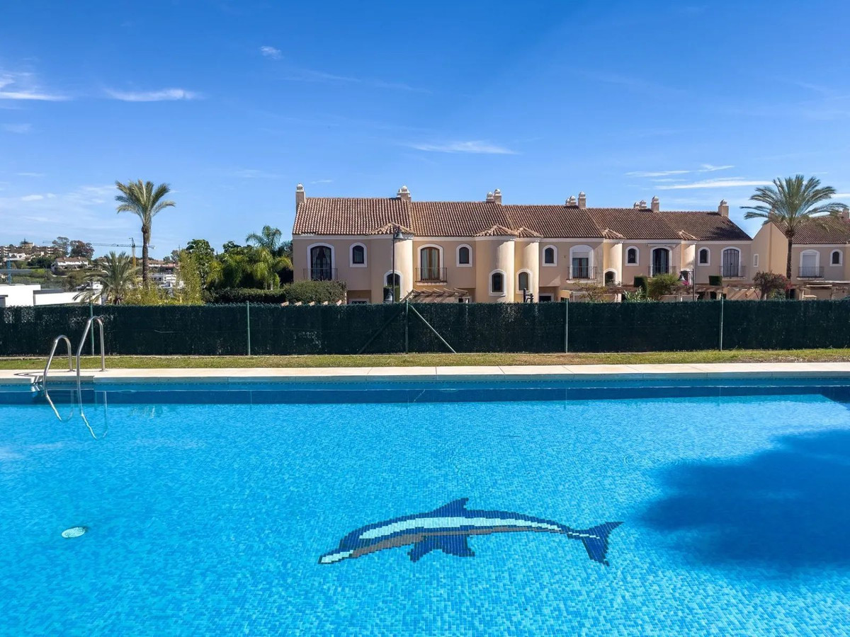 3 Bed Townhouse for sale in El Paraiso Costa Del Sol, Málaga, Spain