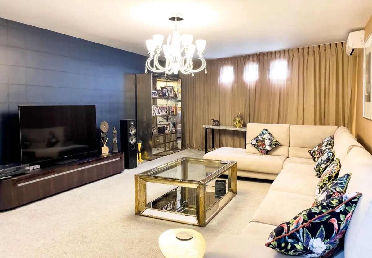 3 Bed Townhouse for sale in El Paraiso Costa Del Sol, Málaga, Spain