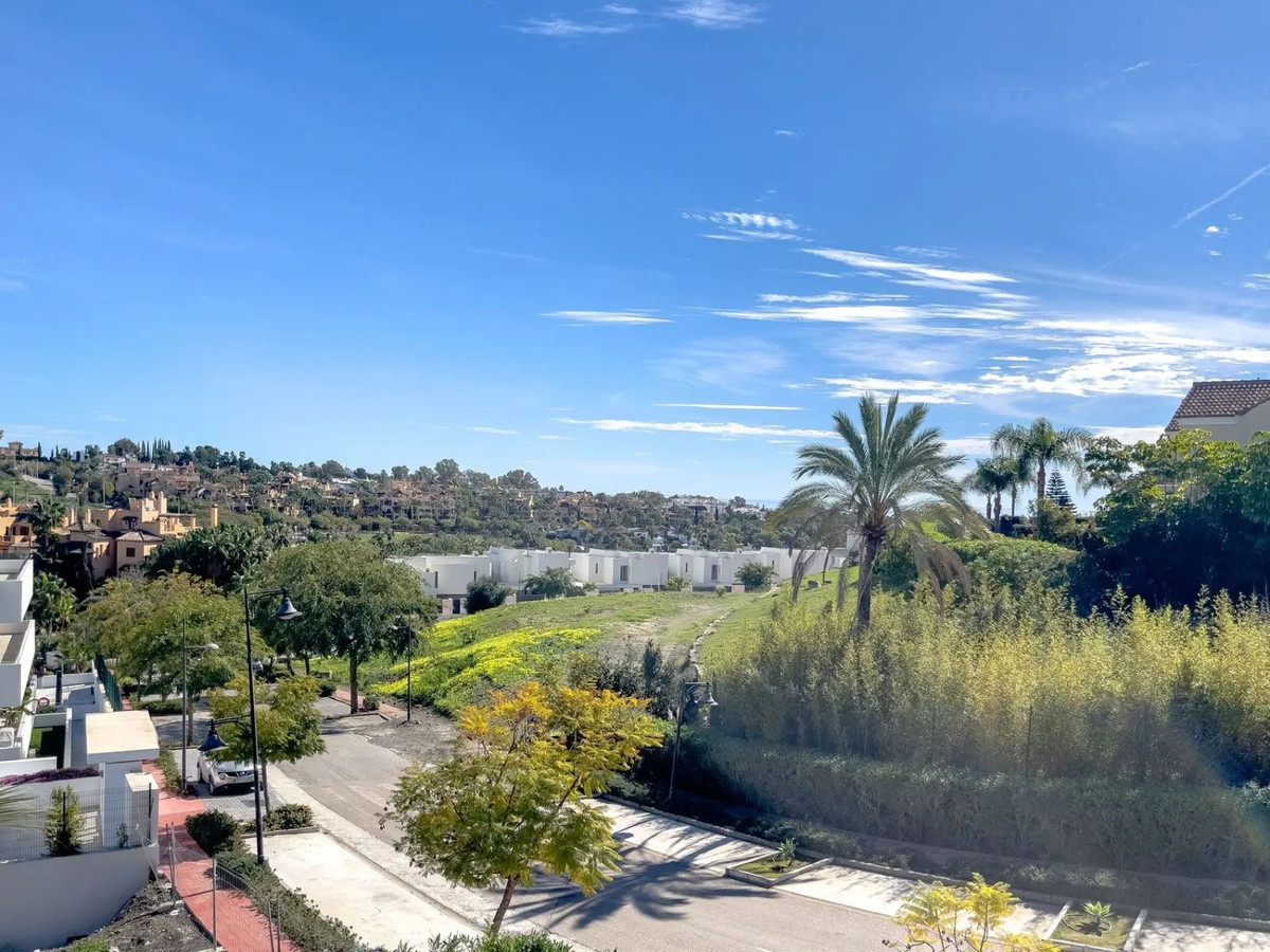 3 Bed Townhouse for sale in El Paraiso Costa Del Sol, Málaga, Spain