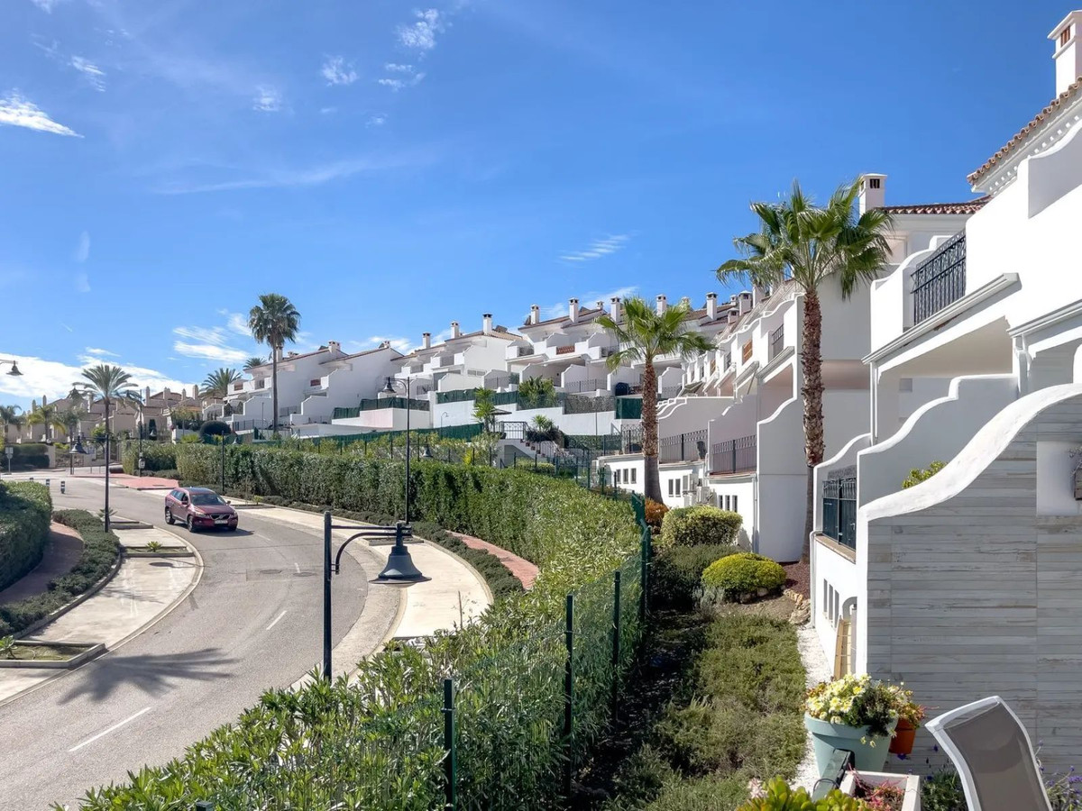 3 Bed Townhouse for sale in El Paraiso Costa Del Sol, Málaga, Spain