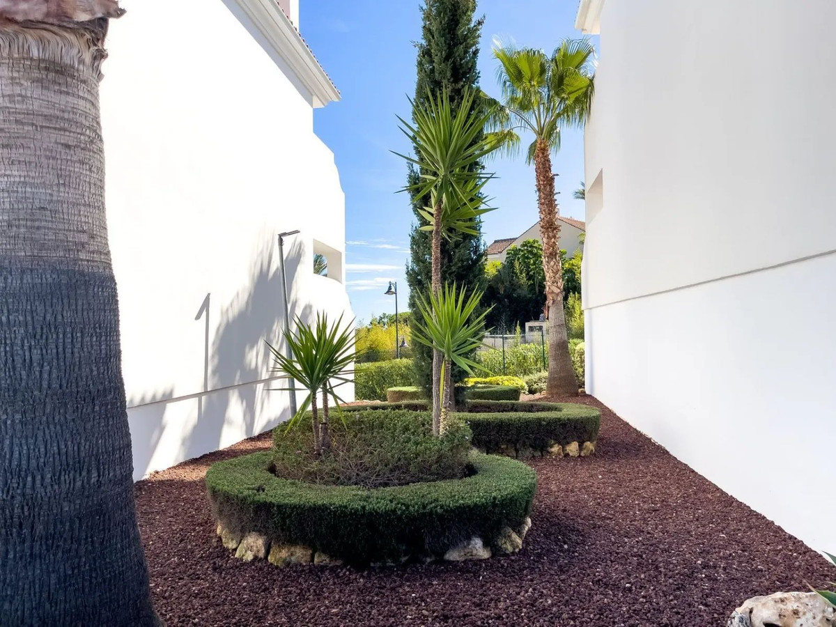3 Bed Townhouse for sale in El Paraiso Costa Del Sol, Málaga, Spain