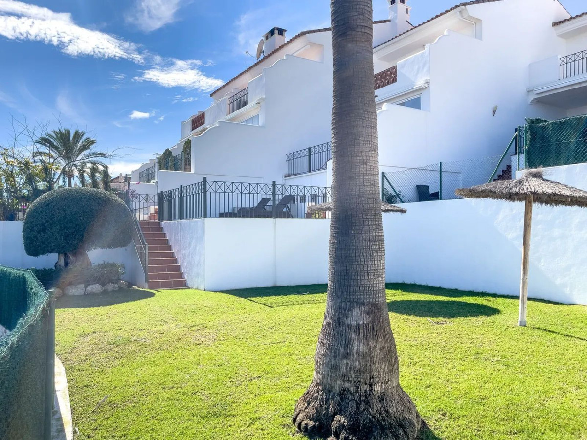 3 Bed Townhouse for sale in El Paraiso Costa Del Sol, Málaga, Spain