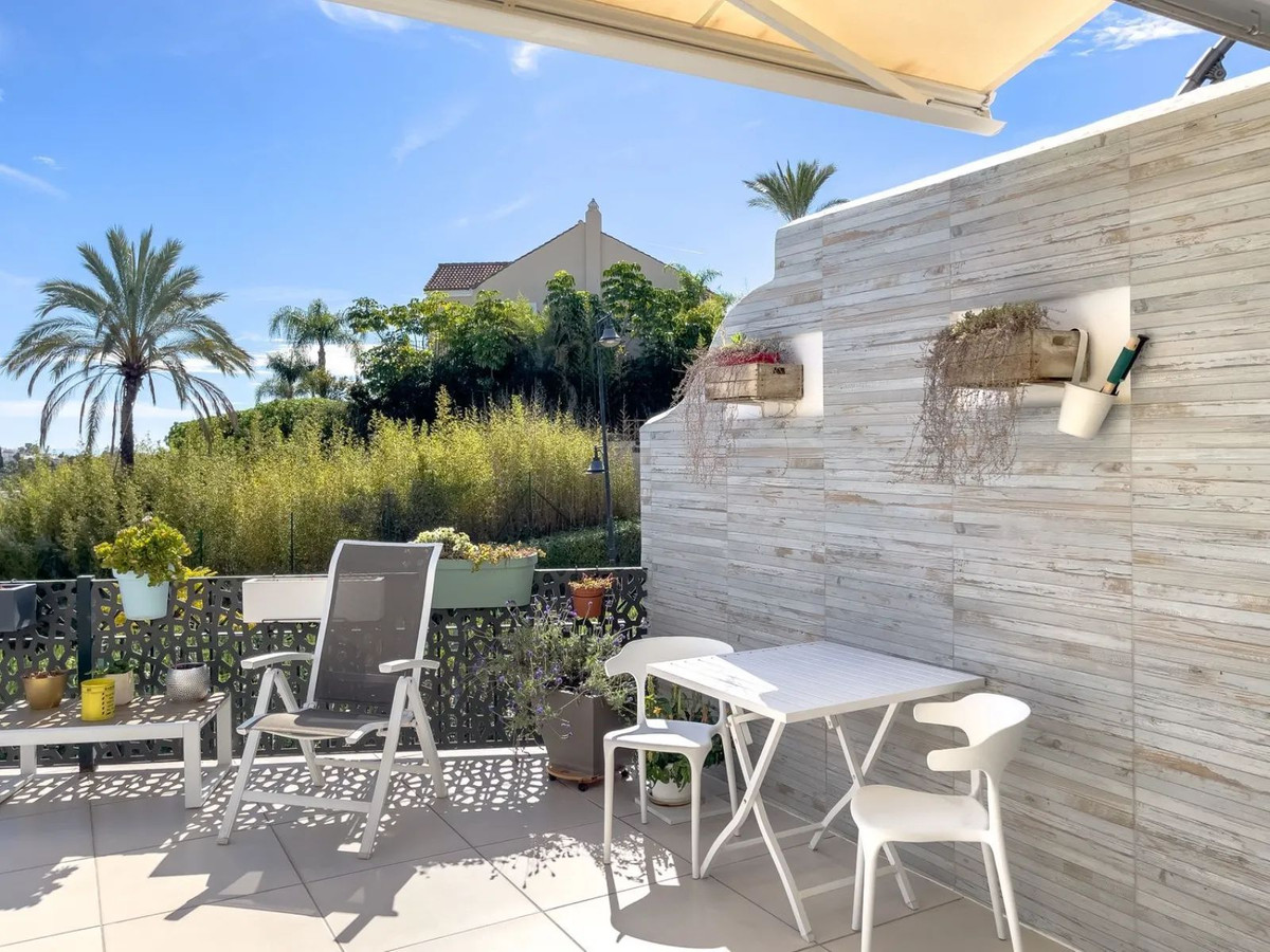 3 Bed Townhouse for sale in El Paraiso Costa Del Sol, Málaga, Spain