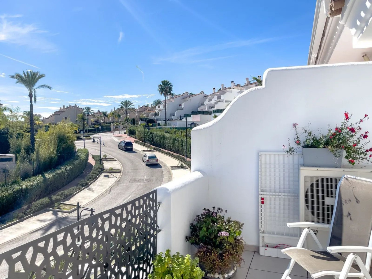 3 Bed Townhouse for sale in El Paraiso Costa Del Sol, Málaga, Spain