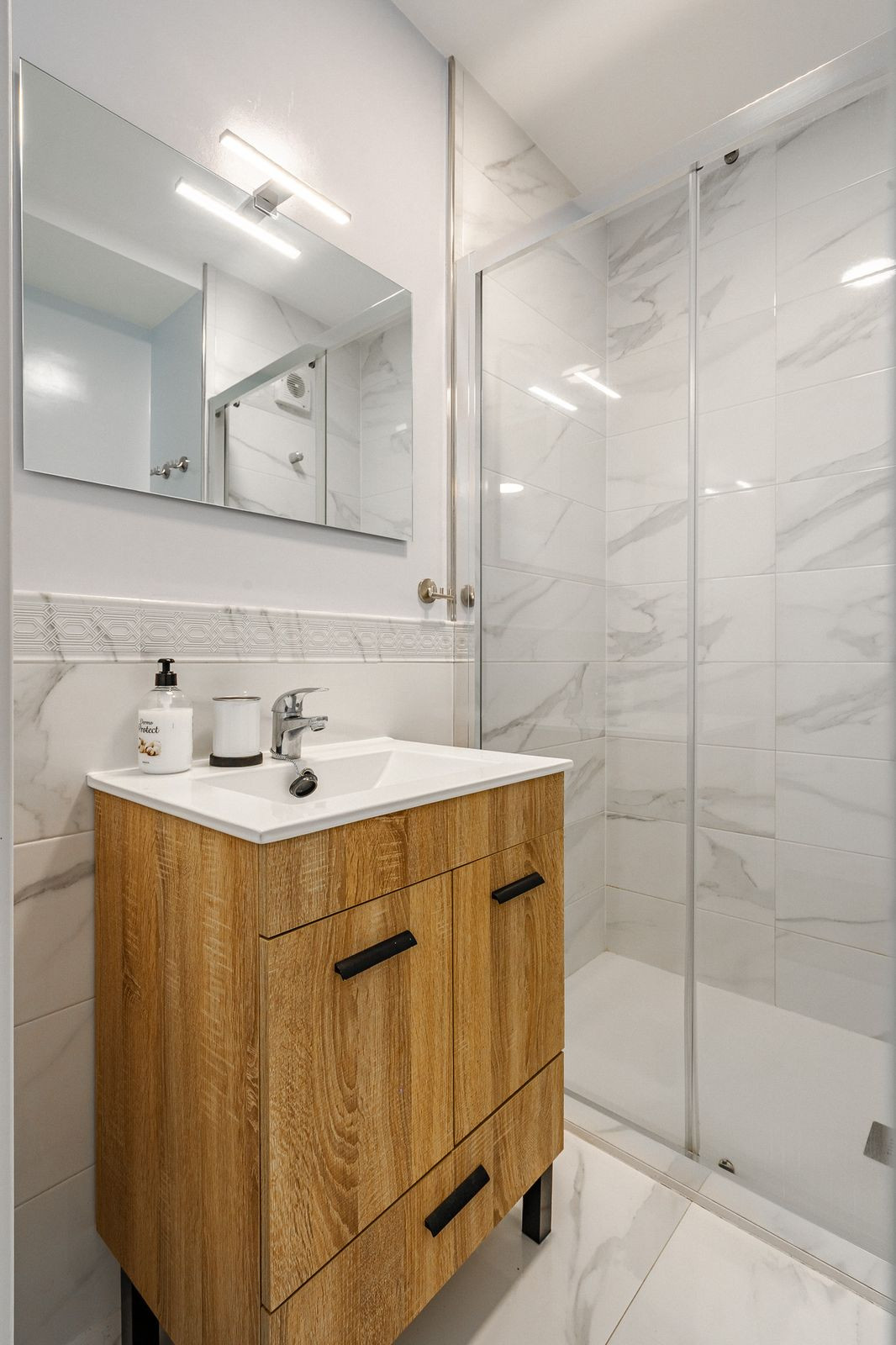 Se vende Aparthotel de 12 dormitorios en Costa Del Sol, Málaga, España