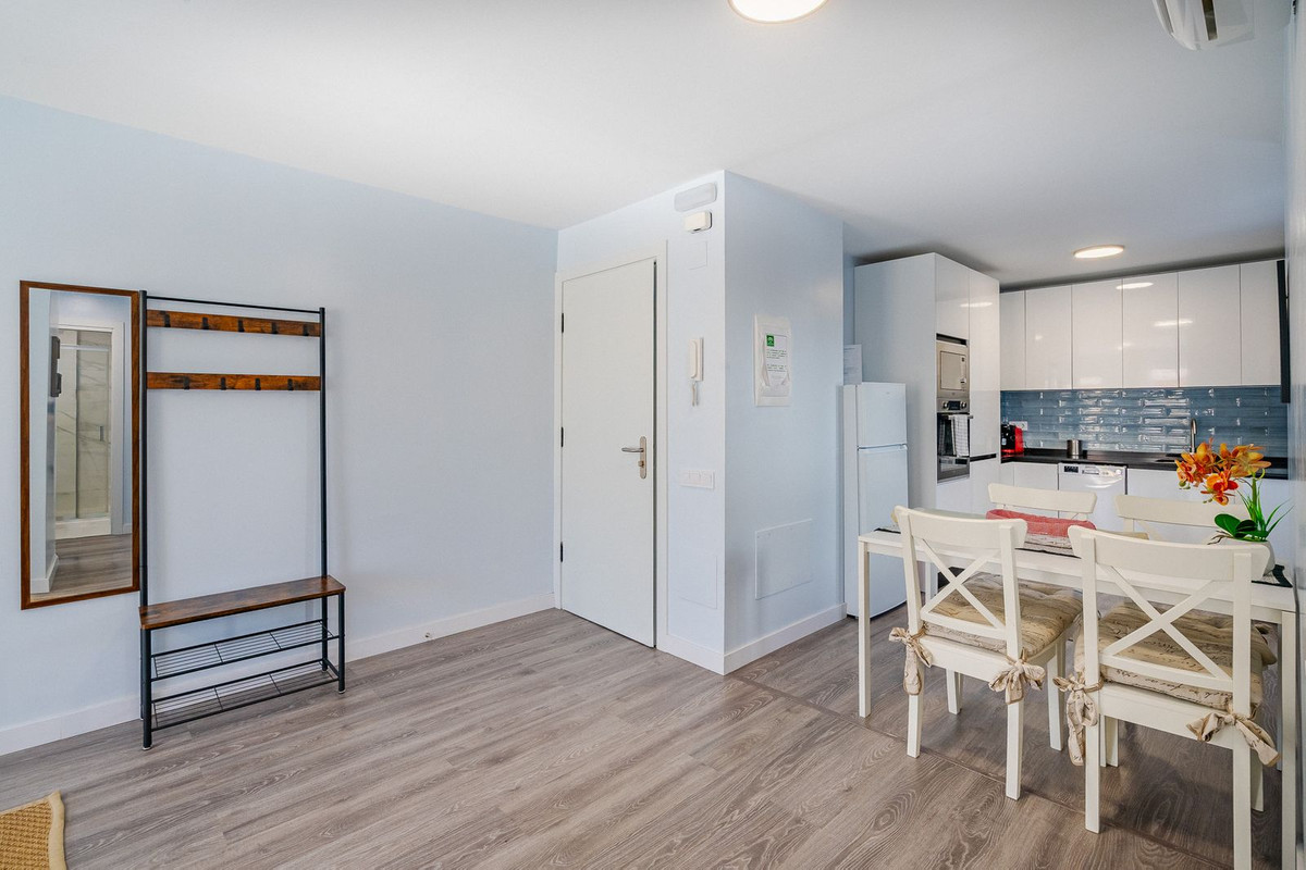 Se vende Aparthotel de 12 dormitorios en Costa Del Sol, Málaga, España