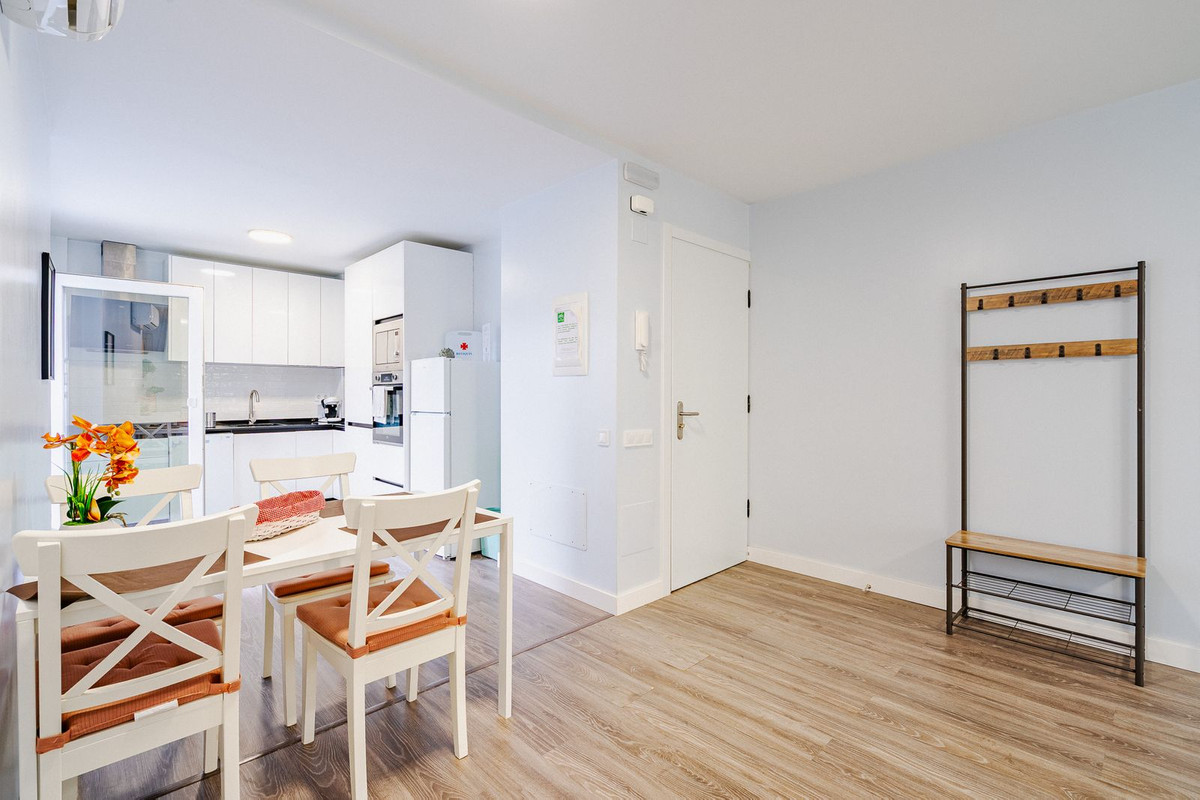 Se vende Aparthotel de 12 dormitorios en Costa Del Sol, Málaga, España