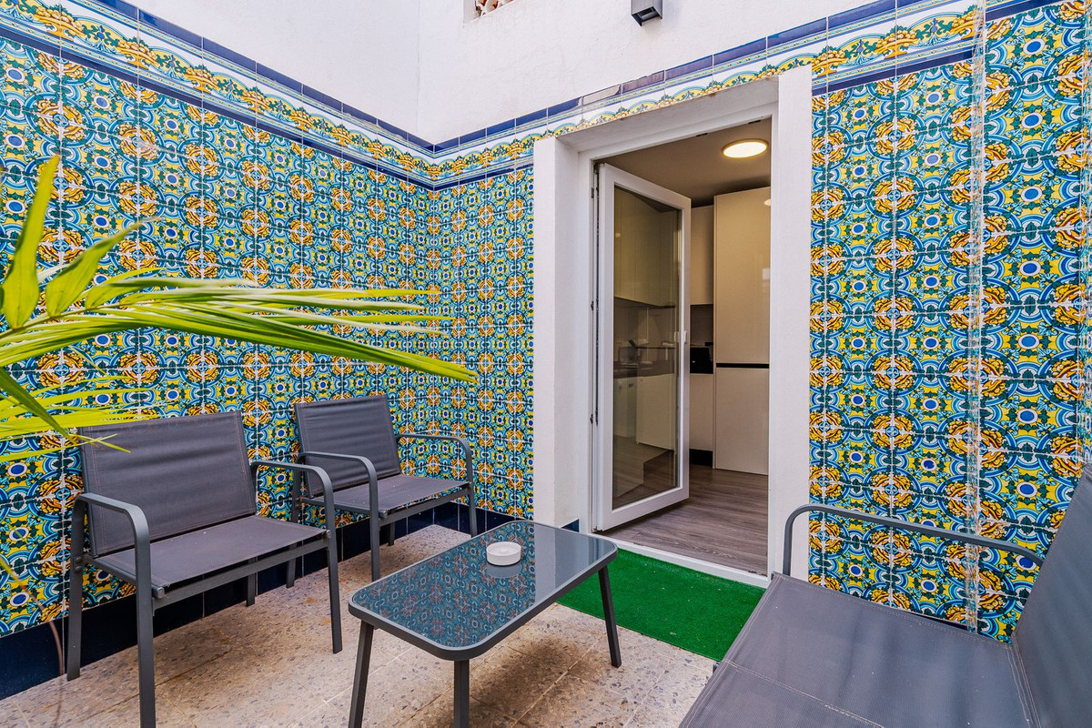 Se vende Aparthotel de 12 dormitorios en Costa Del Sol, Málaga, España