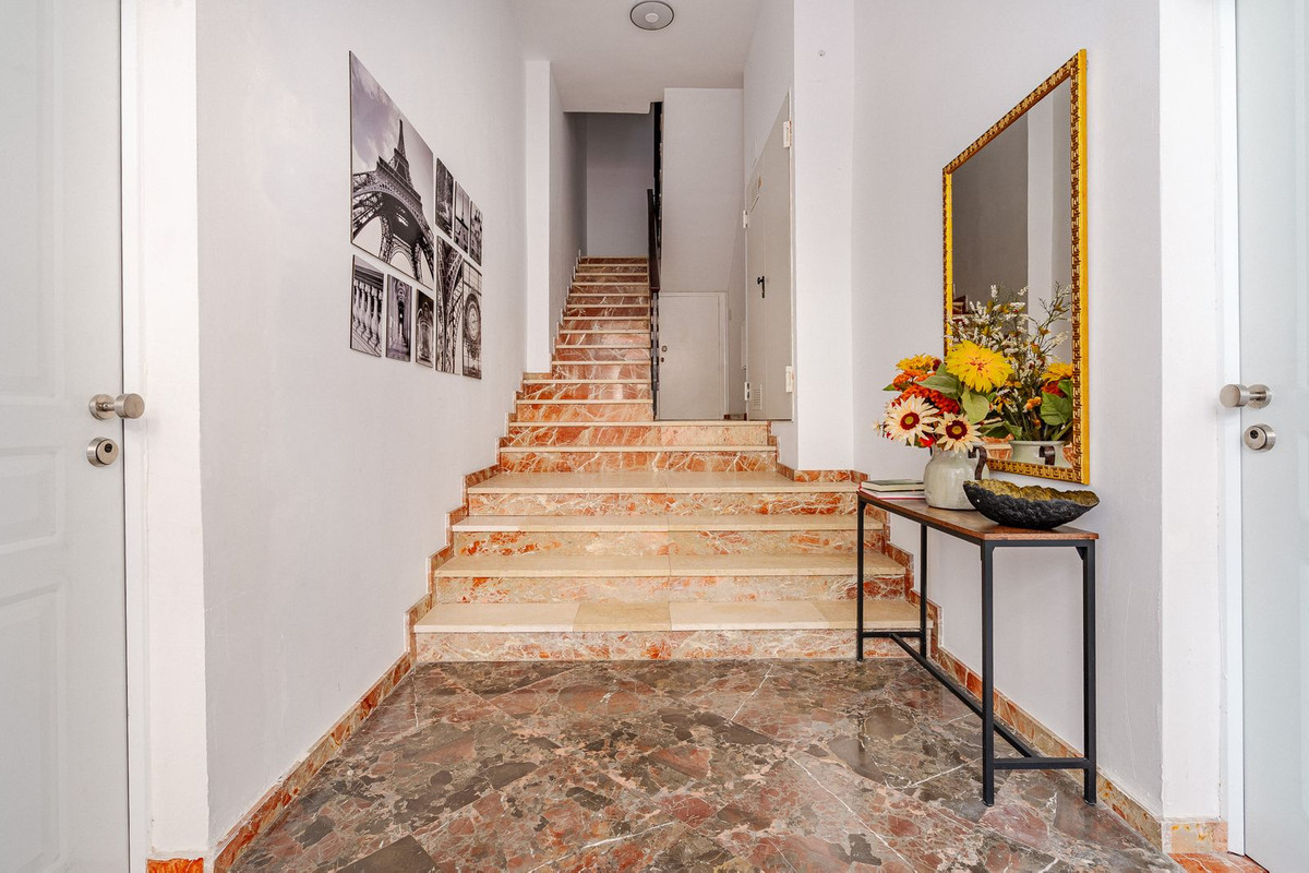 Se vende Aparthotel de 12 dormitorios en Costa Del Sol, Málaga, España