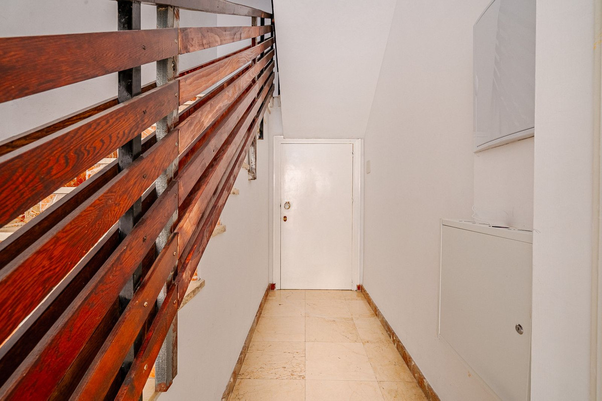 Se vende Aparthotel de 12 dormitorios en Costa Del Sol, Málaga, España