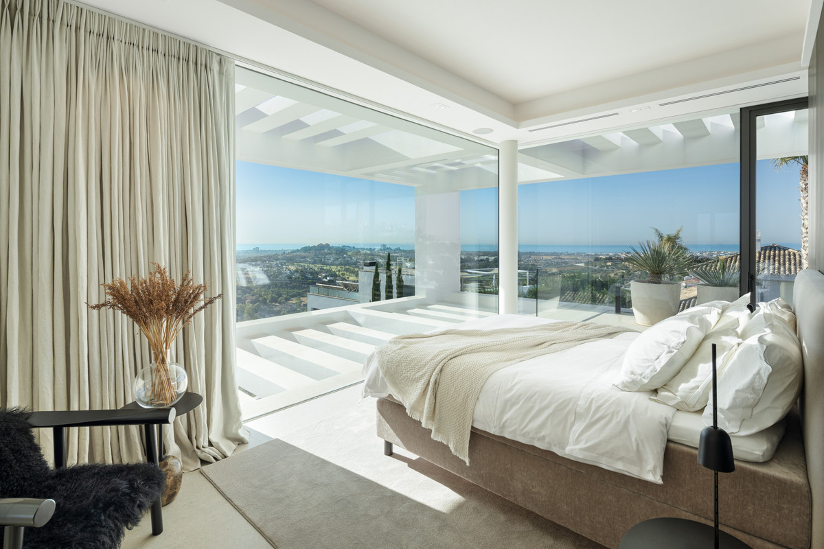 6 Bed Townhouse for sale in La Quinta Costa Del Sol, Málaga, Spain