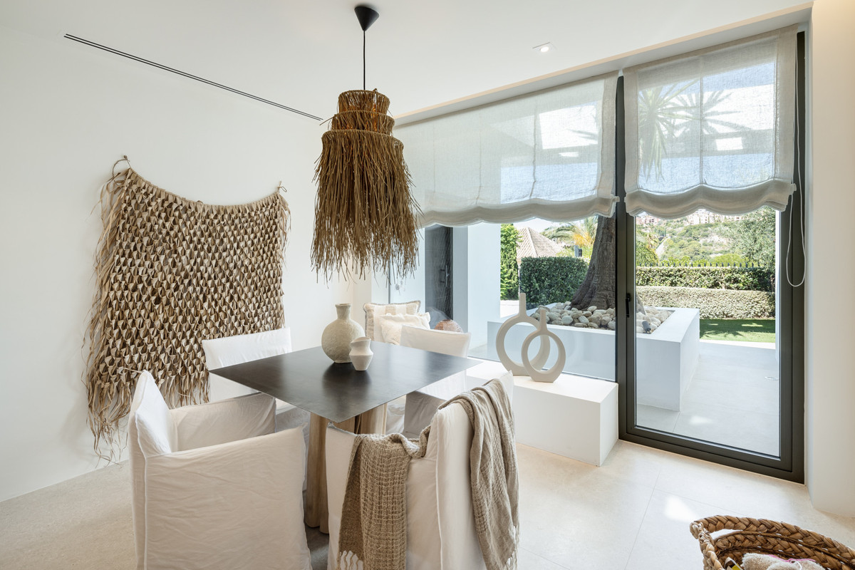 6 Bed Townhouse for sale in La Quinta Costa Del Sol, Málaga, Spain