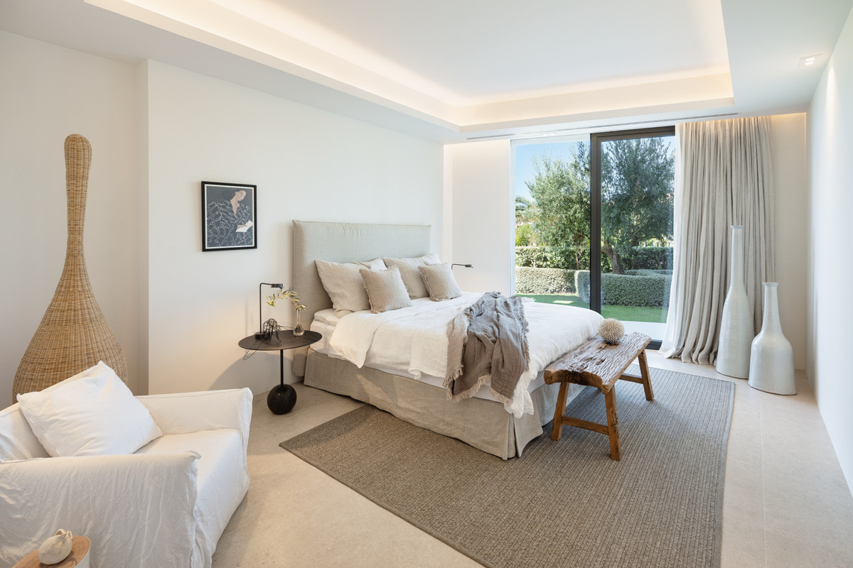 6 Bed Townhouse for sale in La Quinta Costa Del Sol, Málaga, Spain