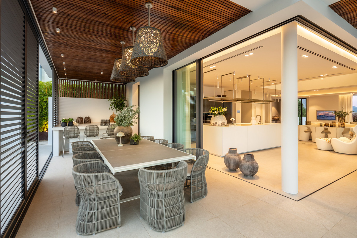 6 Bed Townhouse for sale in La Quinta Costa Del Sol, Málaga, Spain