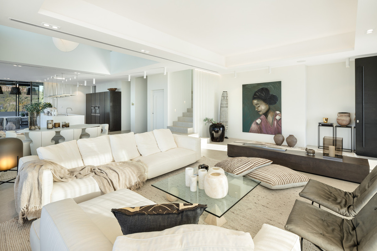 6 Bed Townhouse for sale in La Quinta Costa Del Sol, Málaga, Spain