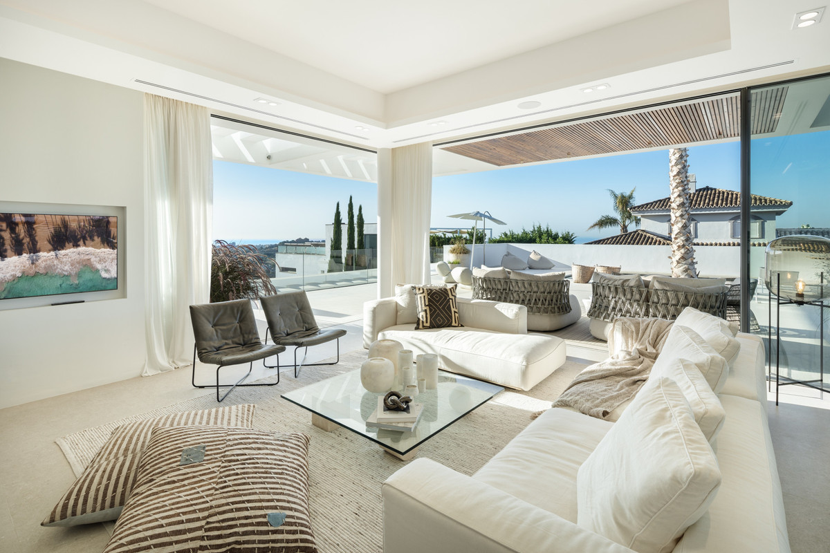 6 Bed Townhouse for sale in La Quinta Costa Del Sol, Málaga, Spain