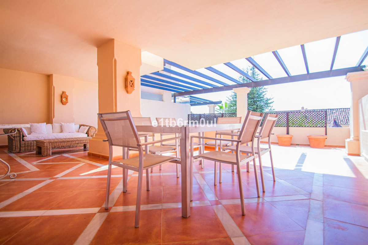 2 Bed Apartment for sale in Nueva Andalucía Costa Del Sol, Málaga, Spain