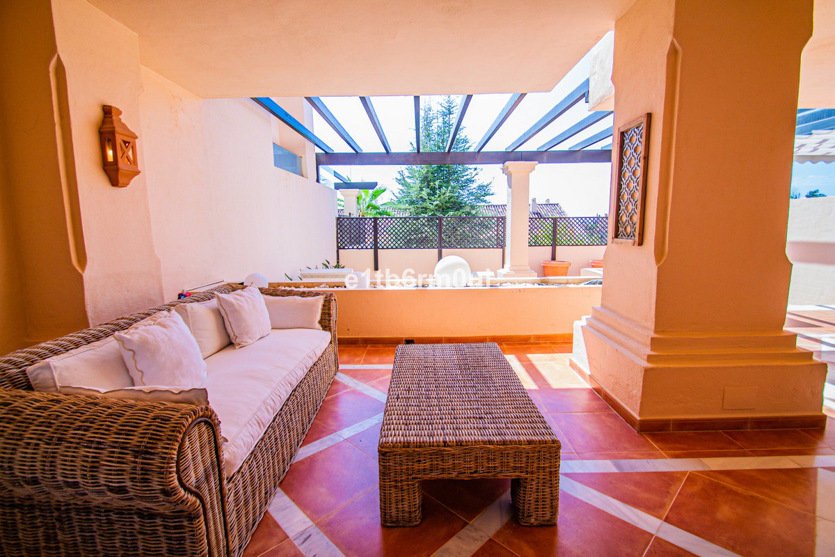 2 Bed Apartment for sale in Nueva Andalucía Costa Del Sol, Málaga, Spain