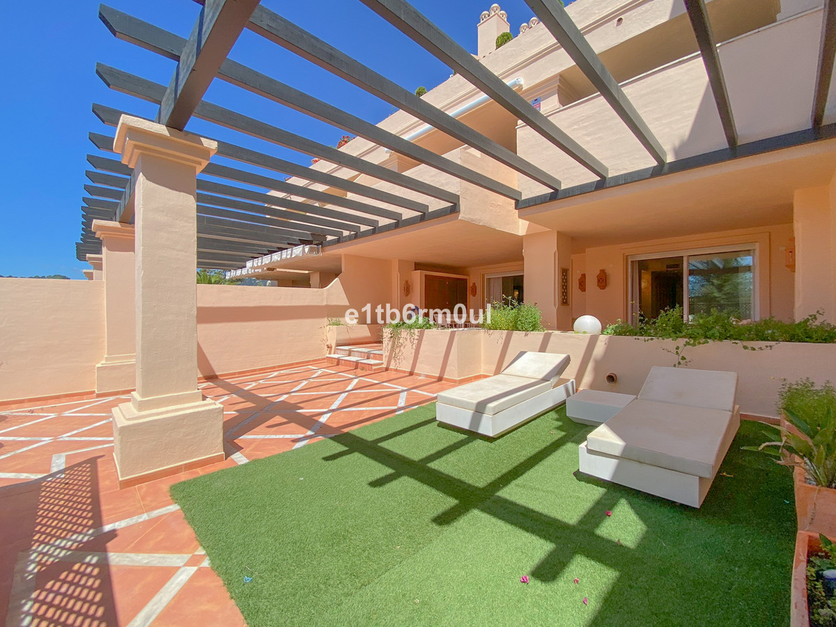 2 Bed Apartment for sale in Nueva Andalucía Costa Del Sol, Málaga, Spain