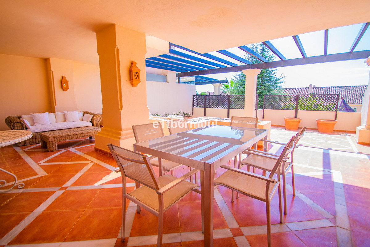 2 Bed Apartment for sale in Nueva Andalucía Costa Del Sol, Málaga, Spain