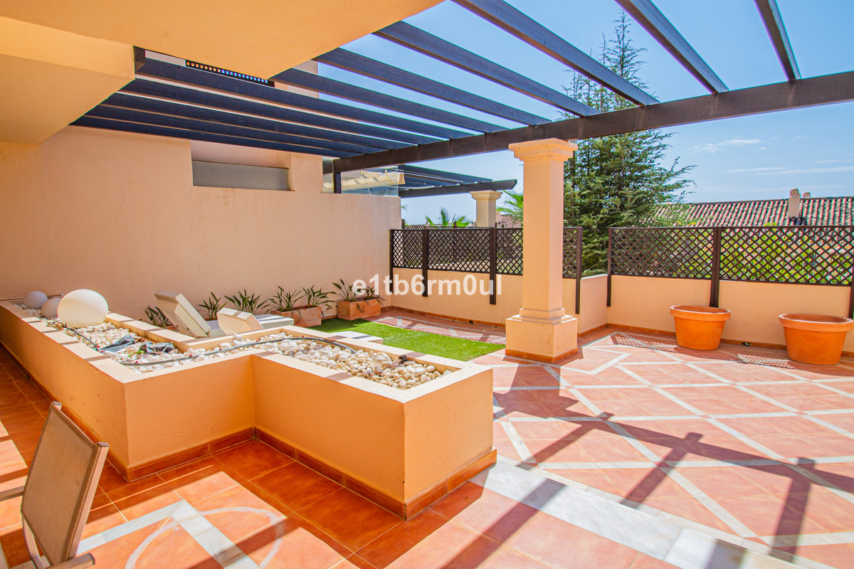 2 Bed Apartment for sale in Nueva Andalucía Costa Del Sol, Málaga, Spain