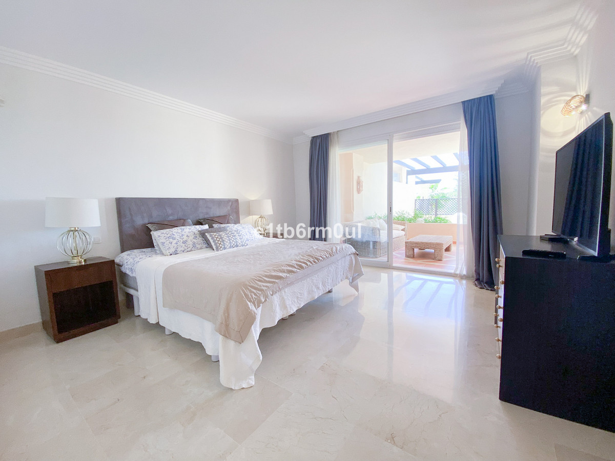 2 Bed Apartment for sale in Nueva Andalucía Costa Del Sol, Málaga, Spain