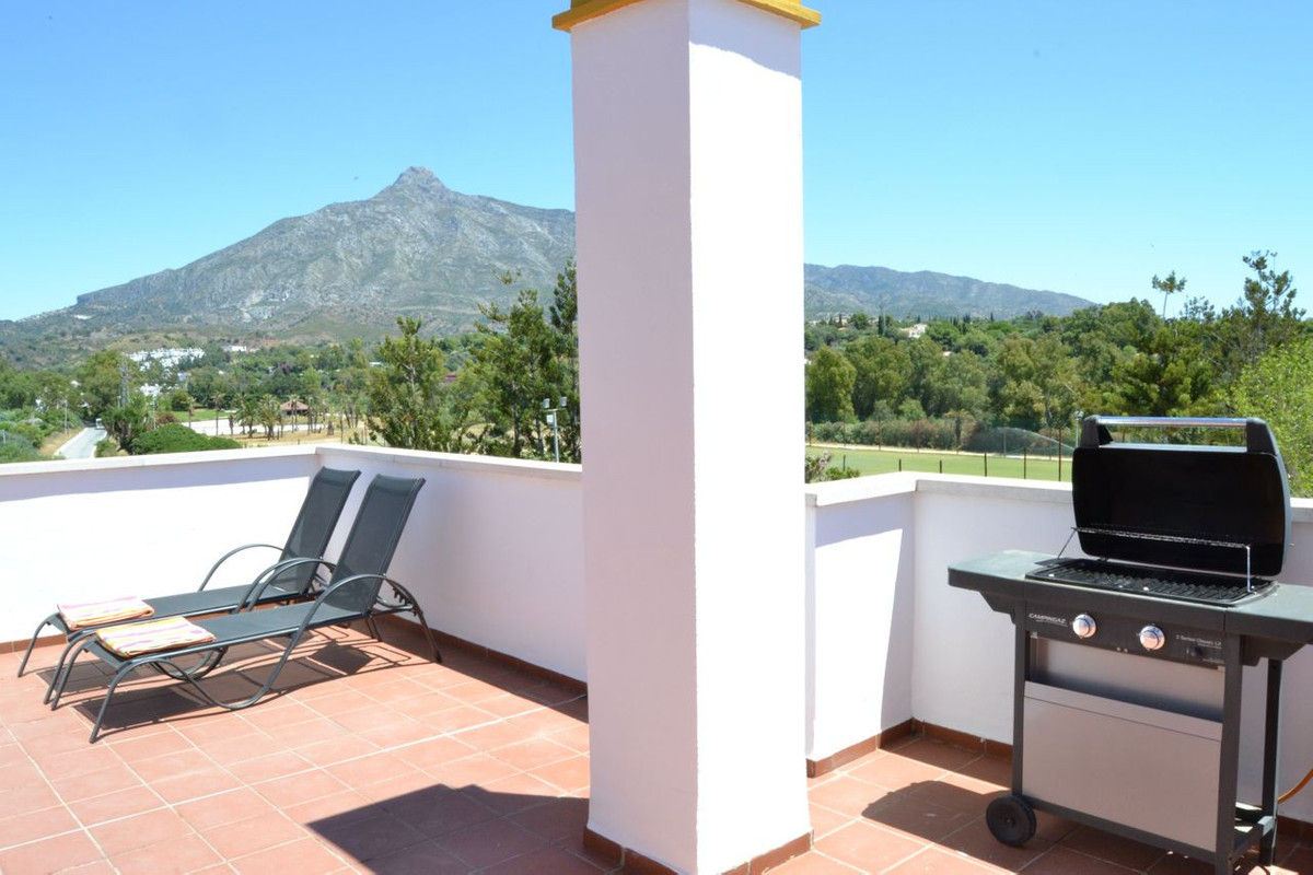 2 Bed Apartment for sale in Nueva Andalucía Costa Del Sol, Málaga, Spain