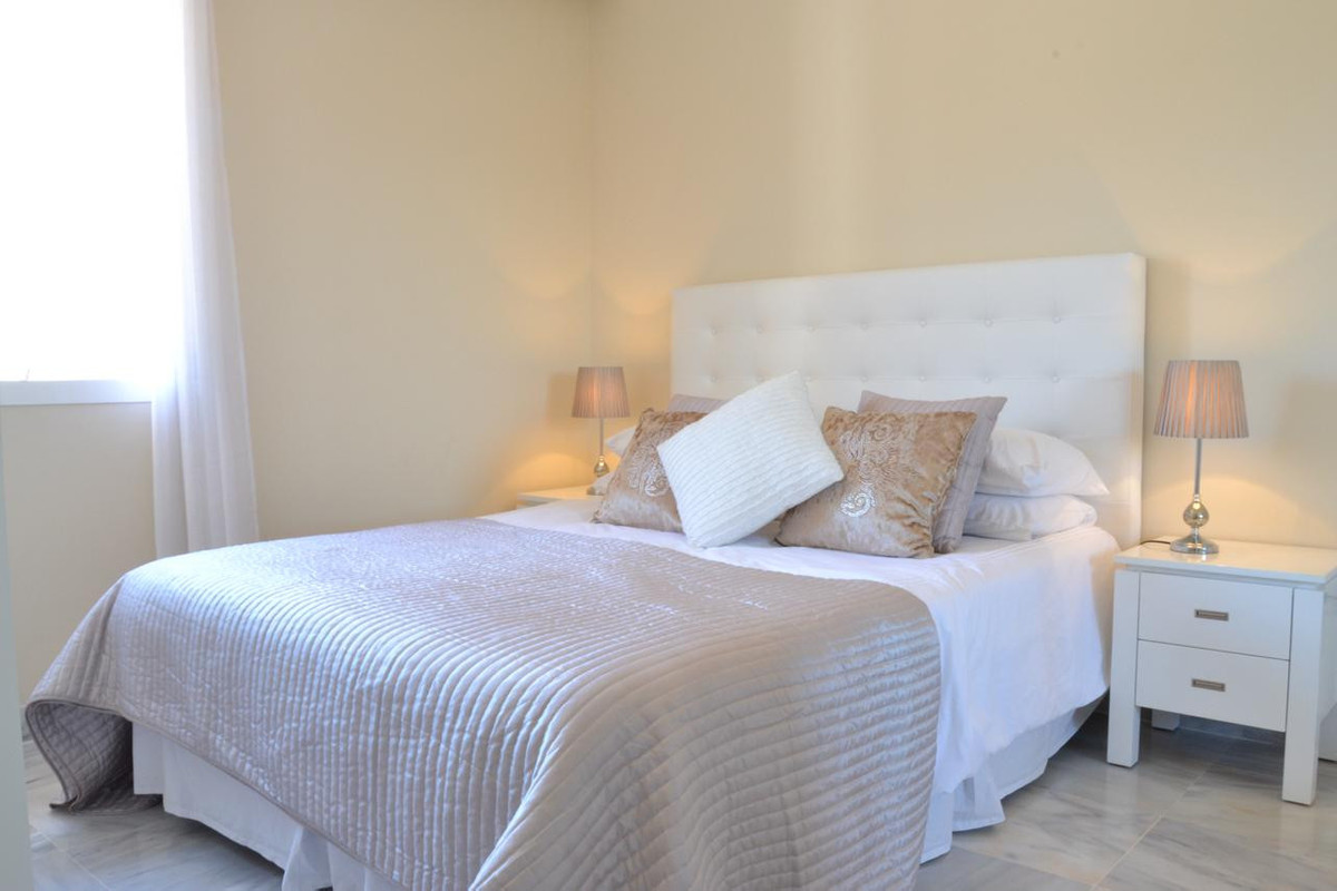 2 Bed Apartment for sale in Nueva Andalucía Costa Del Sol, Málaga, Spain