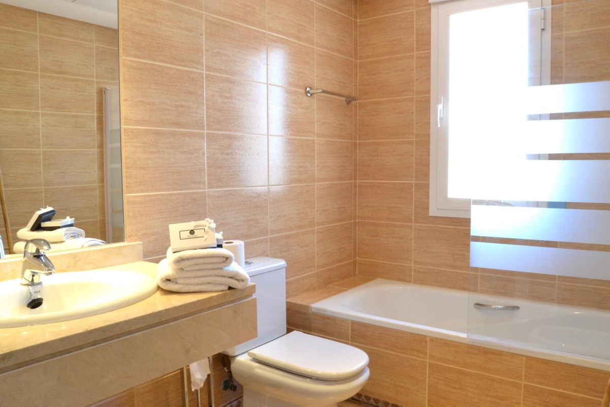 2 Bed Apartment for sale in Nueva Andalucía Costa Del Sol, Málaga, Spain