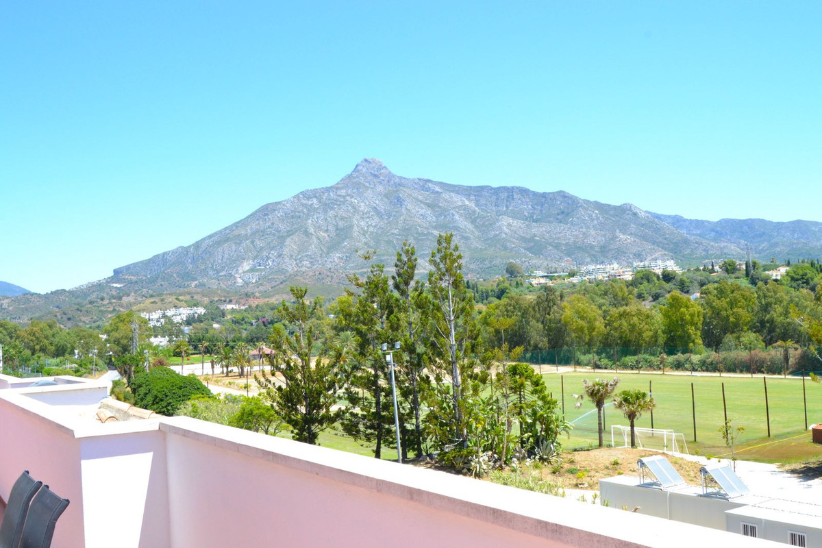2 Bed Apartment for sale in Nueva Andalucía Costa Del Sol, Málaga, Spain