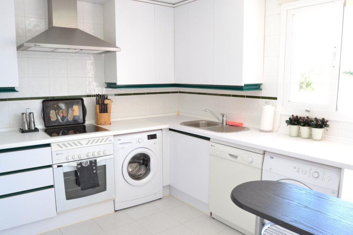 2 Bed Apartment for sale in Nueva Andalucía Costa Del Sol, Málaga, Spain