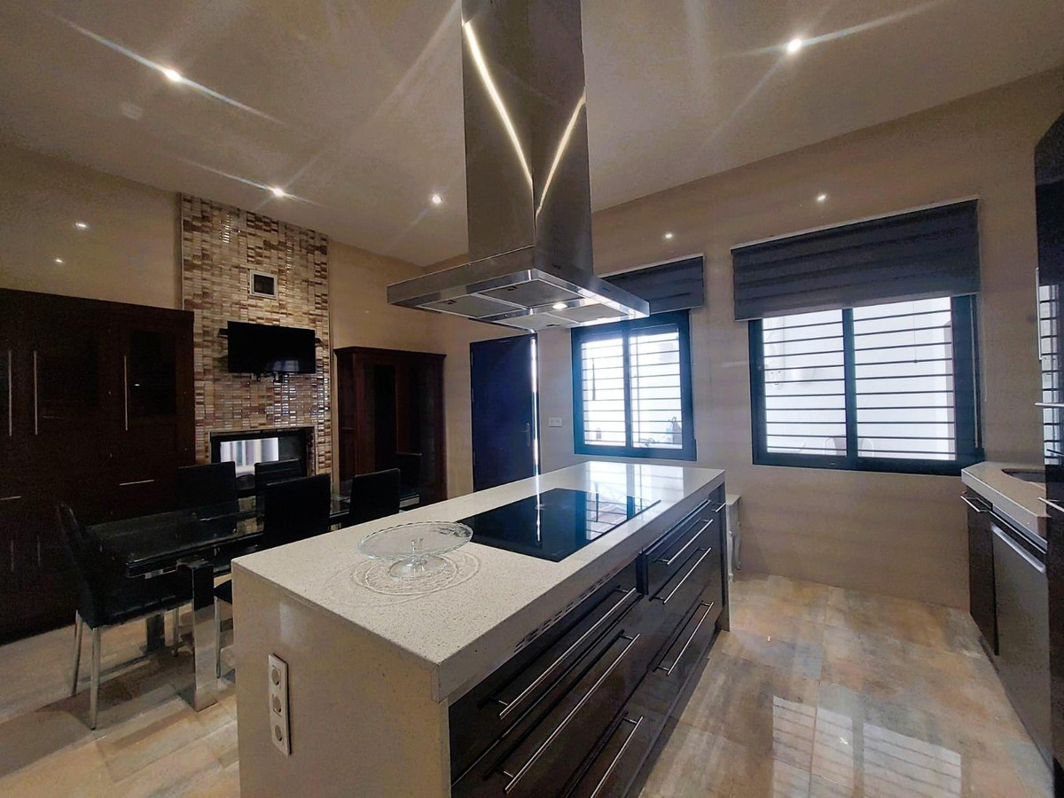 Se vende Villa - Chalet de 3 dormitorios en Costa Blanca, Alicante, España