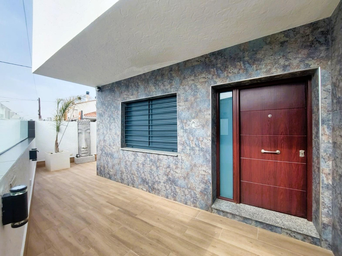 Se vende Villa - Chalet de 3 dormitorios en Costa Blanca, Alicante, España