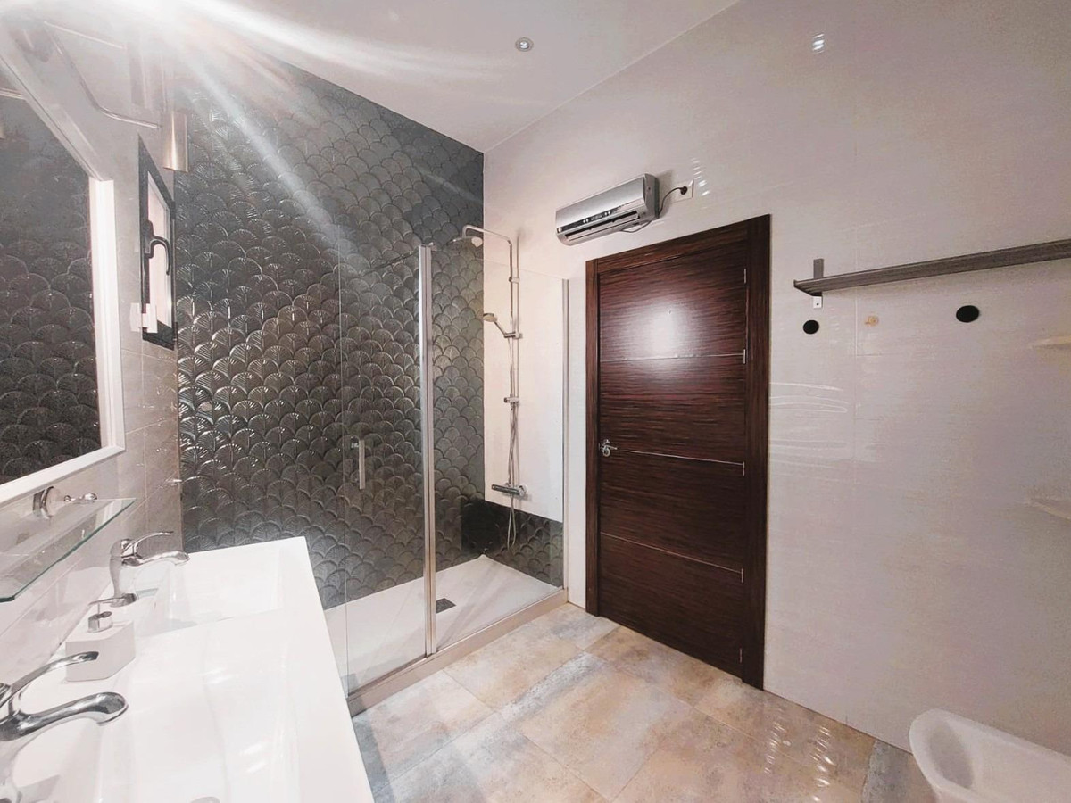 Se vende Villa - Chalet de 3 dormitorios en Costa Blanca, Alicante, España