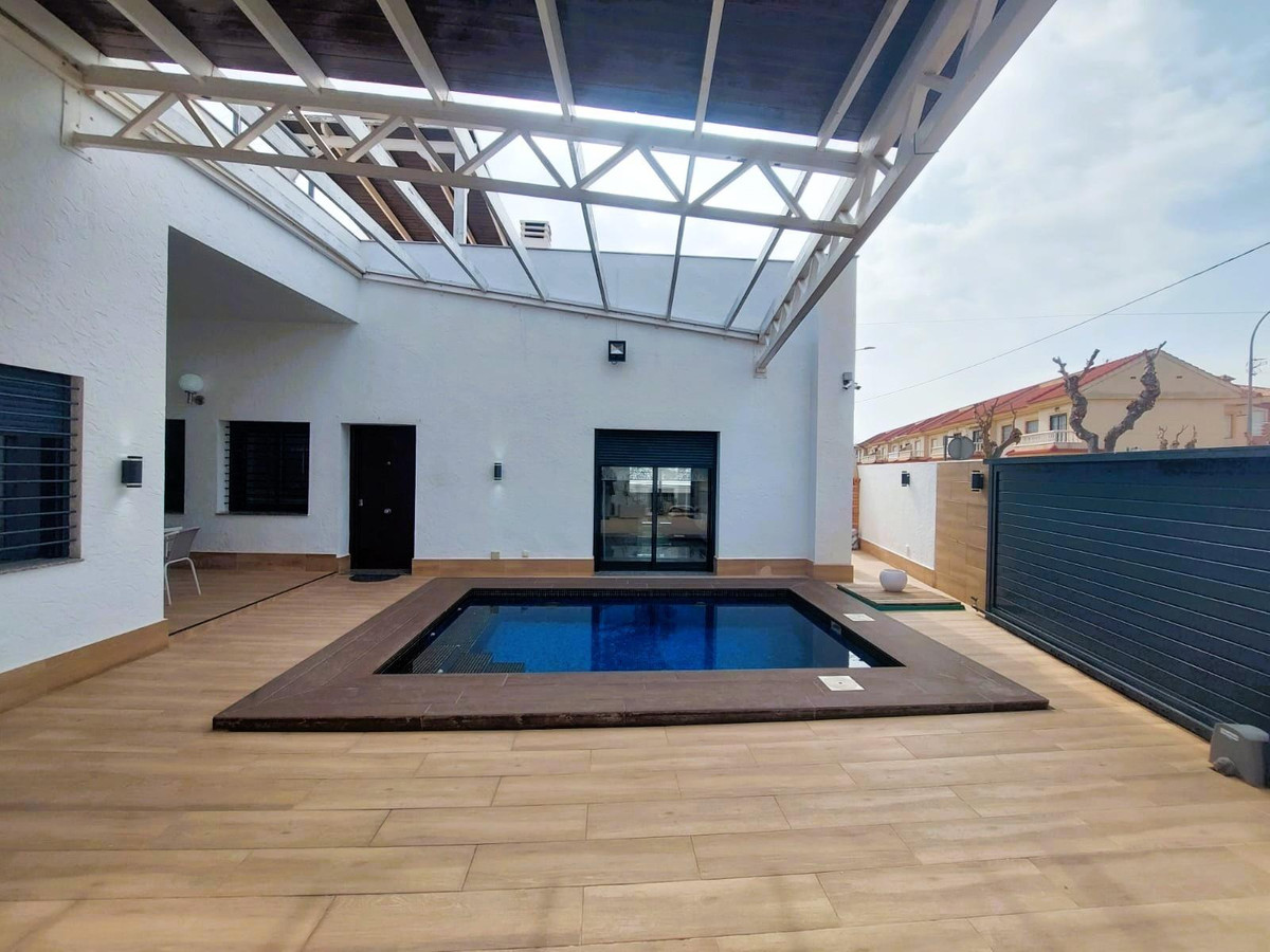 Se vende Villa - Chalet de 3 dormitorios en Costa Blanca, Alicante, España