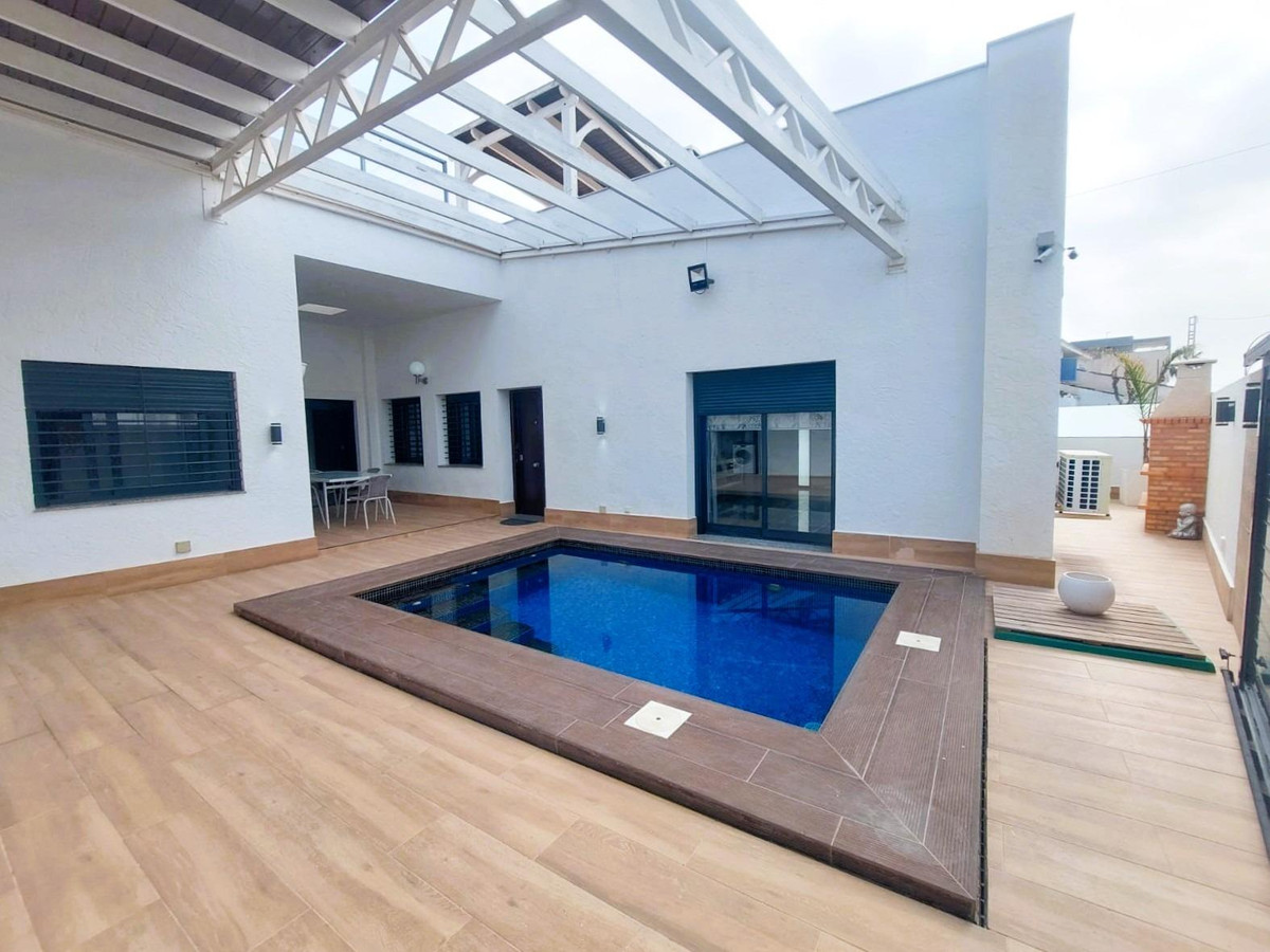 Se vende Villa - Chalet de 3 dormitorios en Costa Blanca, Alicante, España