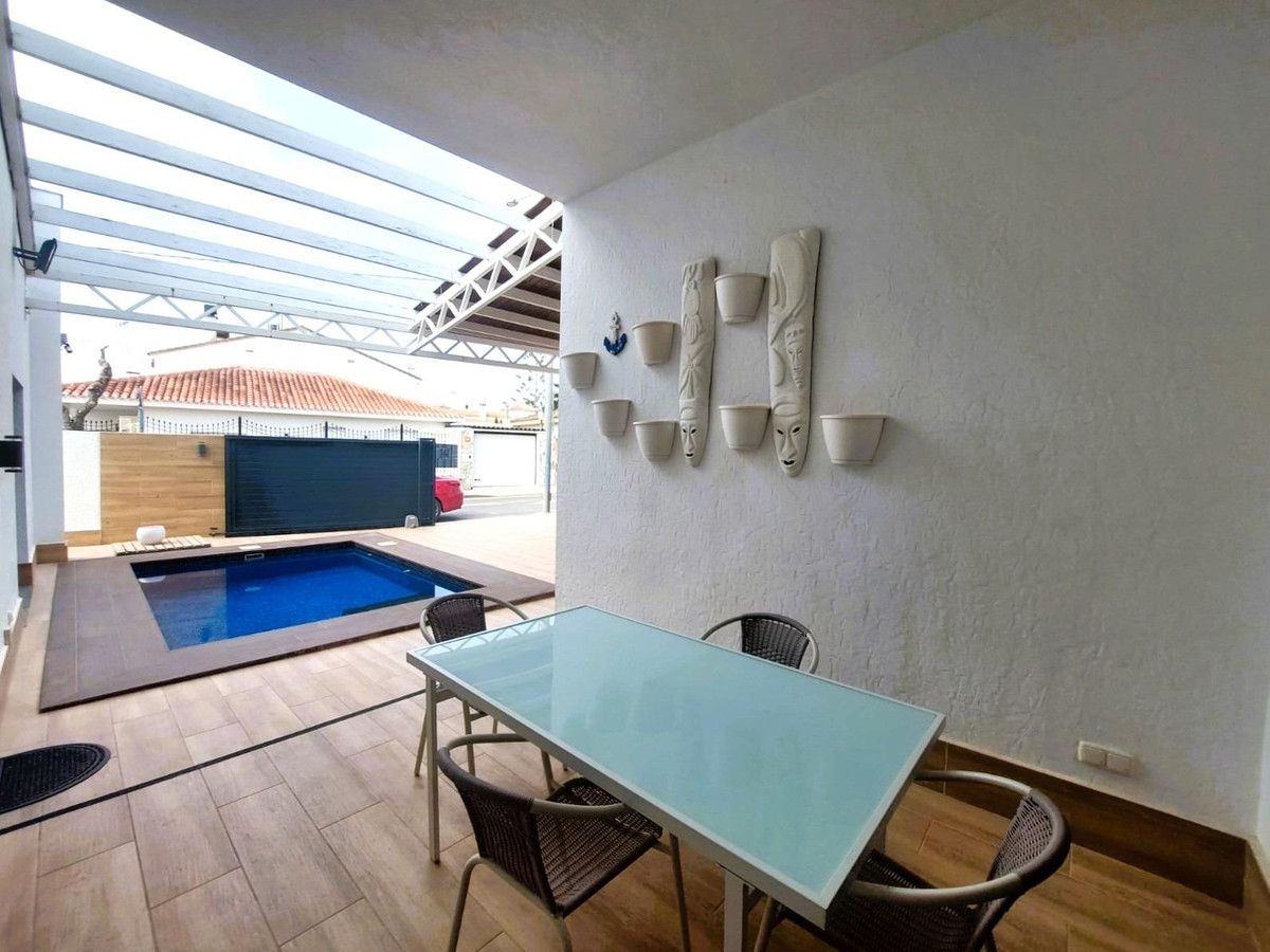 Se vende Villa - Chalet de 3 dormitorios en Costa Blanca, Alicante, España