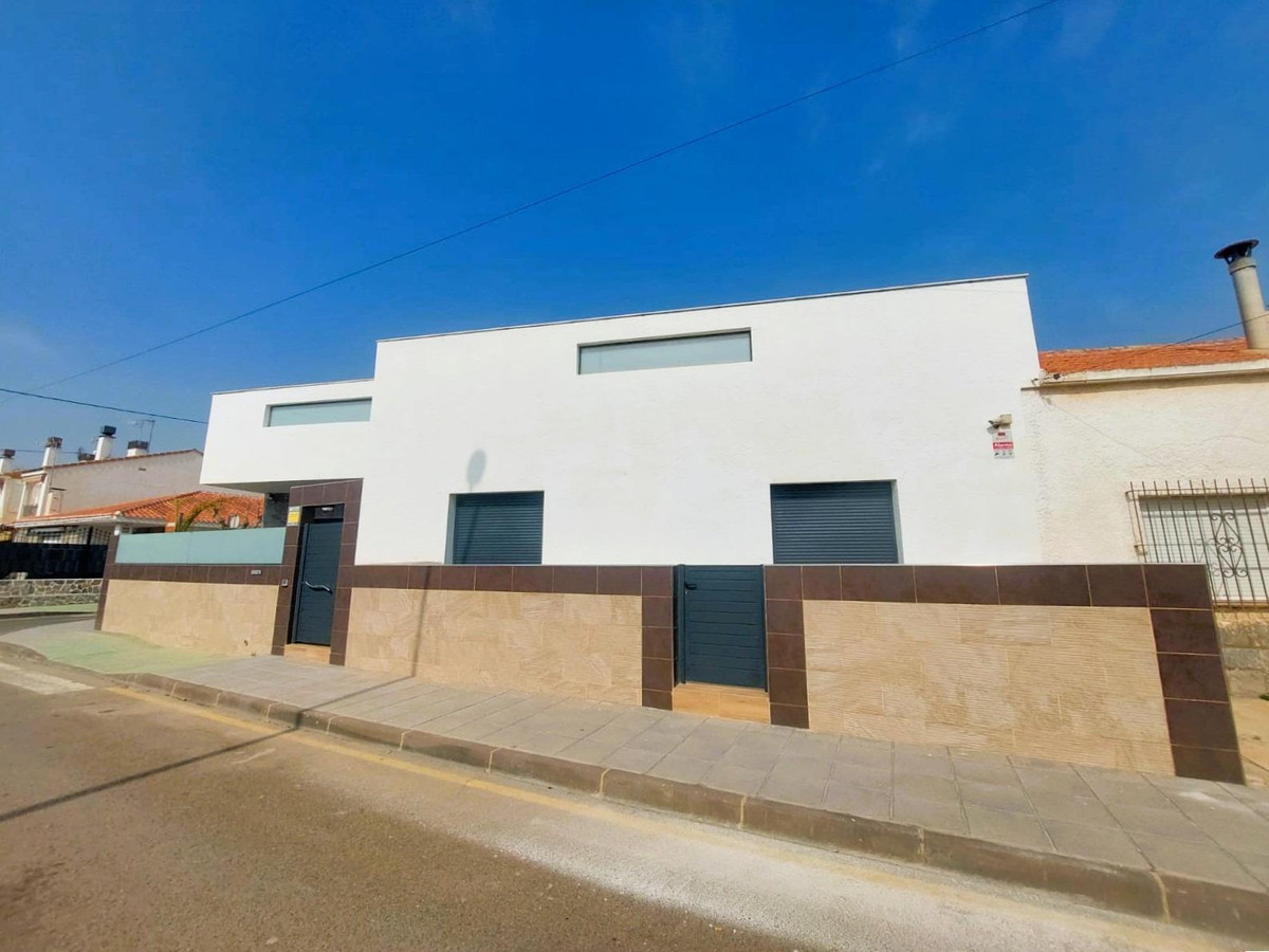 Se vende Villa - Chalet de 3 dormitorios en Costa Blanca, Alicante, España