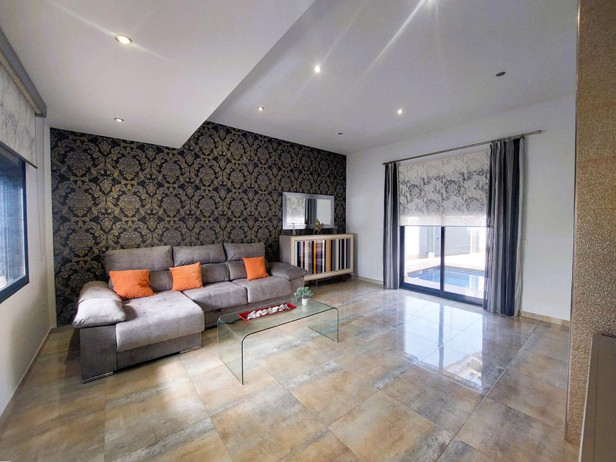 Se vende Villa - Chalet de 3 dormitorios en Costa Blanca, Alicante, España