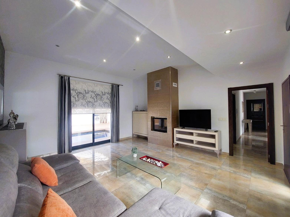 Se vende Villa - Chalet de 3 dormitorios en Costa Blanca, Alicante, España