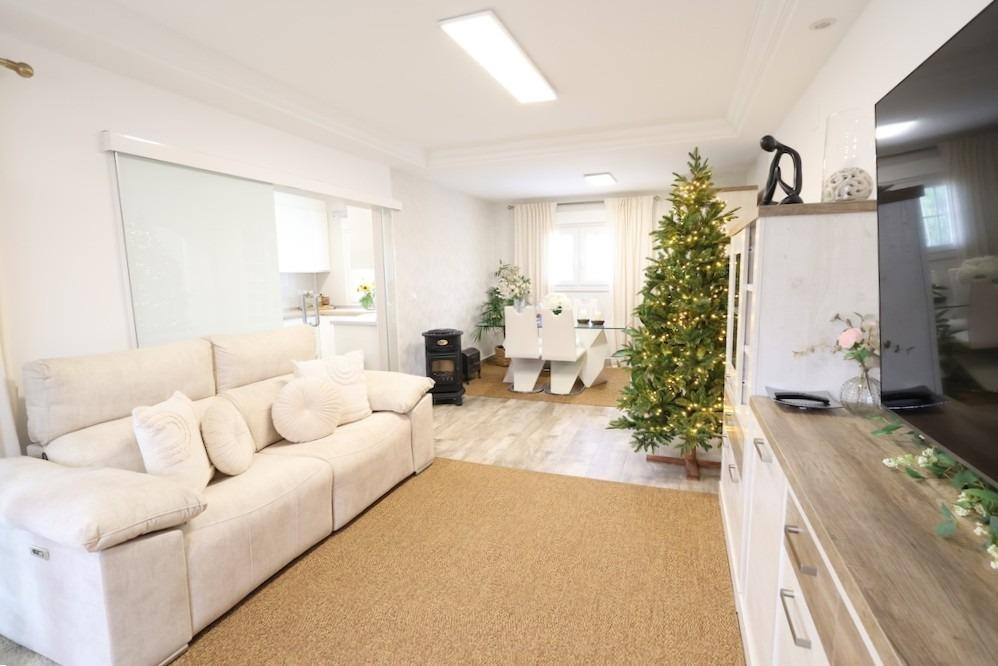 Se vende Villa - Chalet de 4 dormitorios en Costa Blanca, Alicante, España