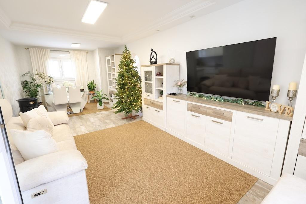Se vende Villa - Chalet de 4 dormitorios en Costa Blanca, Alicante, España