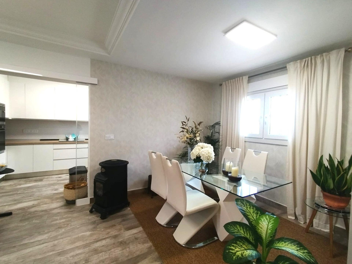 Se vende Villa - Chalet de 4 dormitorios en Costa Blanca, Alicante, España