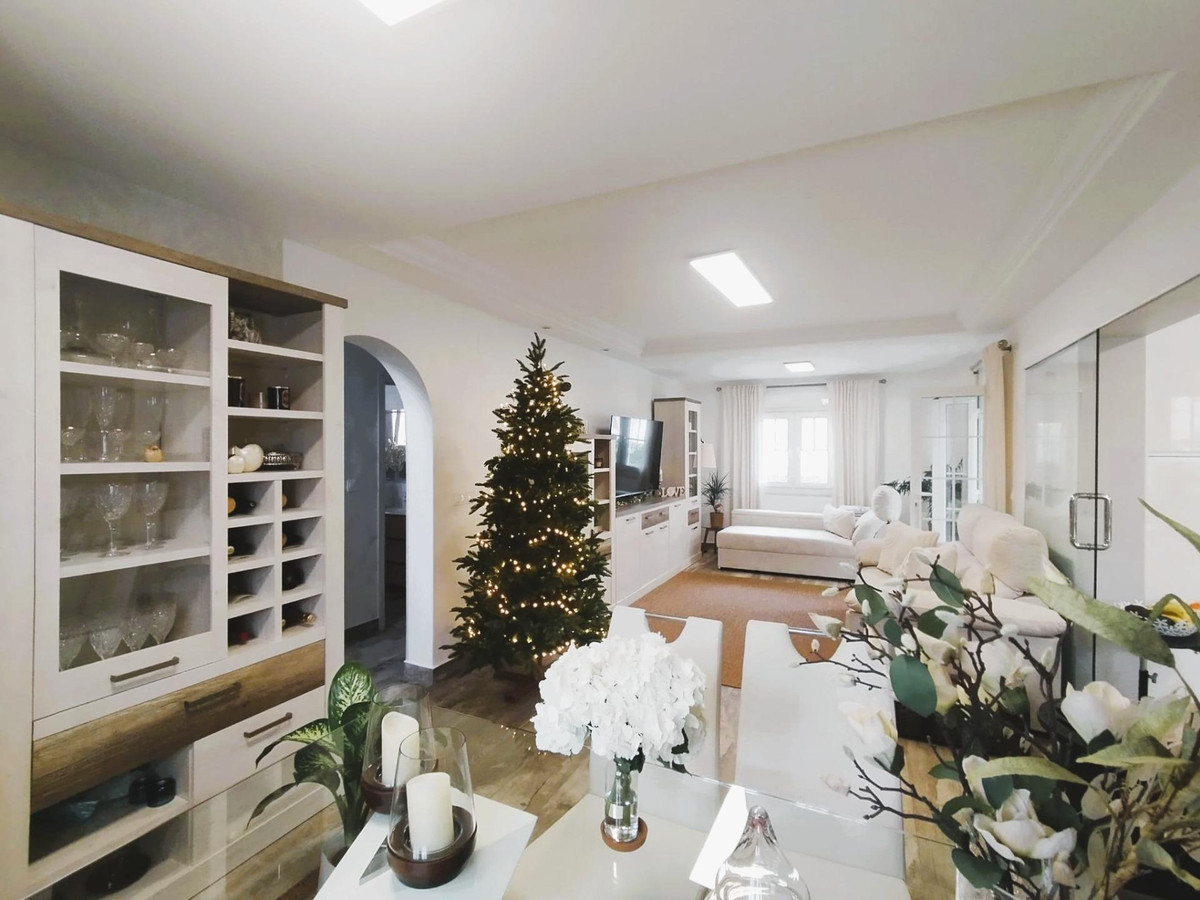 Se vende Villa - Chalet de 4 dormitorios en Costa Blanca, Alicante, España