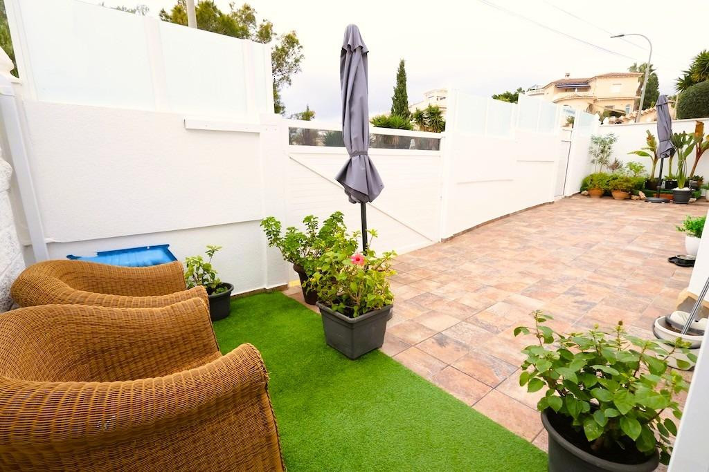Se vende Villa - Chalet de 4 dormitorios en Costa Blanca, Alicante, España