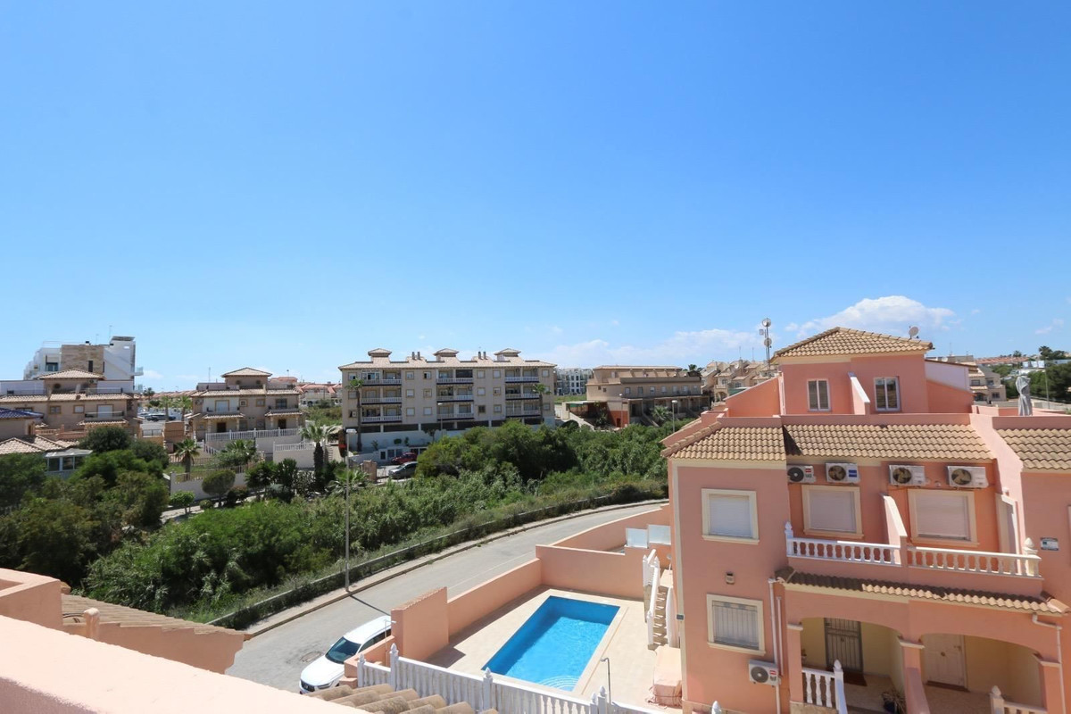Se vende Apartamento Planta Media de 3 dormitorios en Costa Blanca, Alicante, España
