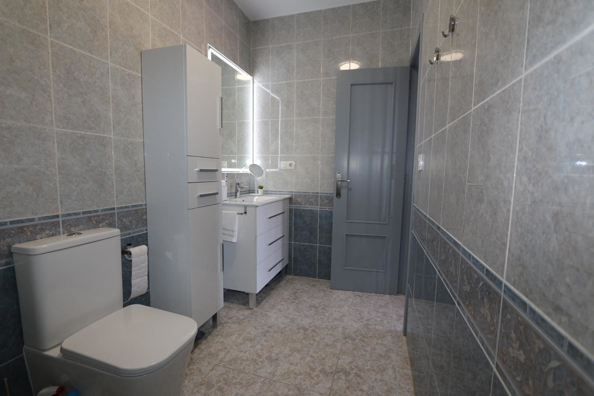 Se vende Apartamento Planta Media de 3 dormitorios en Costa Blanca, Alicante, España