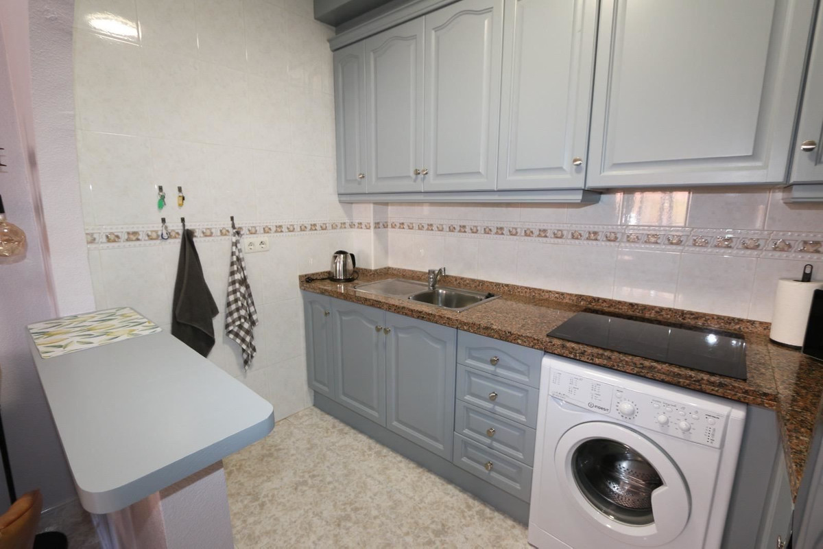Se vende Apartamento Planta Media de 3 dormitorios en Costa Blanca, Alicante, España