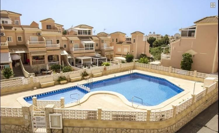 Se vende Apartamento Planta Media de 3 dormitorios en Costa Blanca, Alicante, España