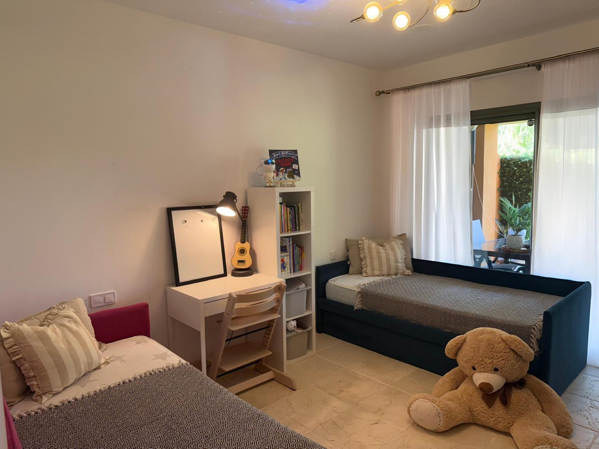 Se vende Apartamento Planta Media de 2 dormitorios en Costa Del Sol, Málaga, España